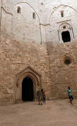 Castel del Monte 10